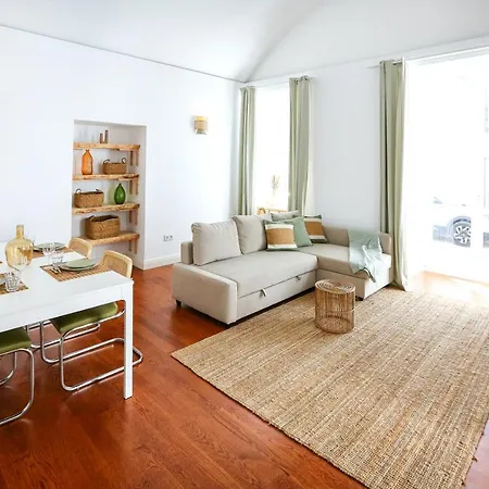 Apartment Coast Guard *