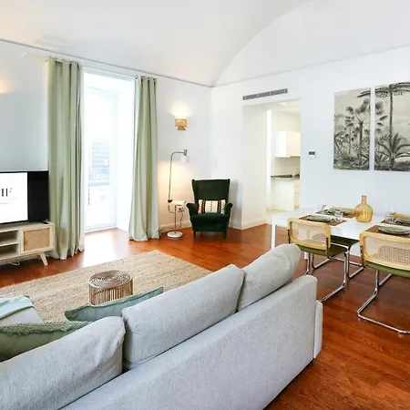 Coast Guard Apartment *