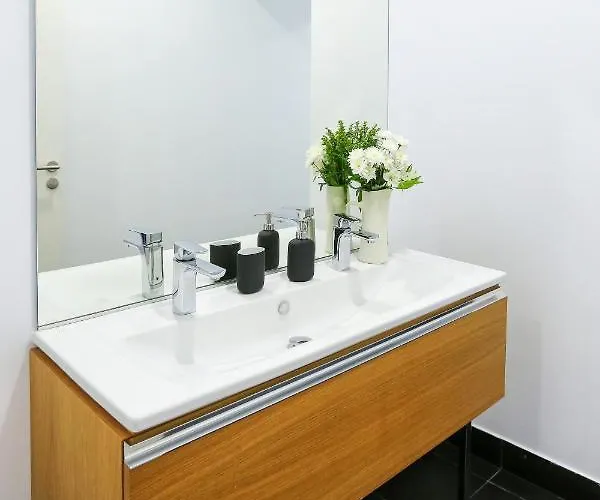 Coast Guard Apartment *